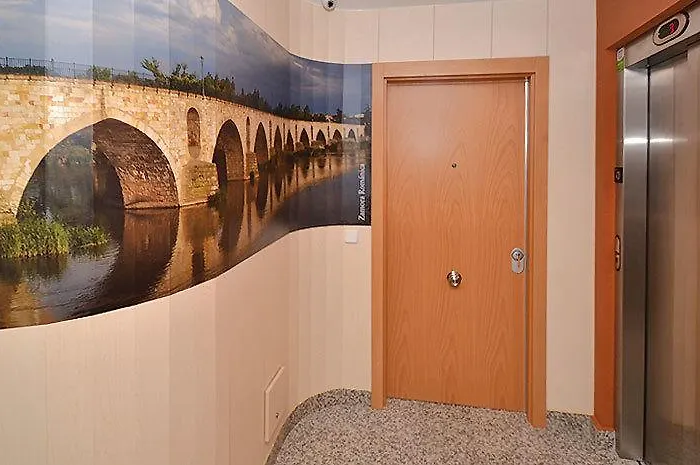 Turisticos Dormi2 Appartement Zamora
